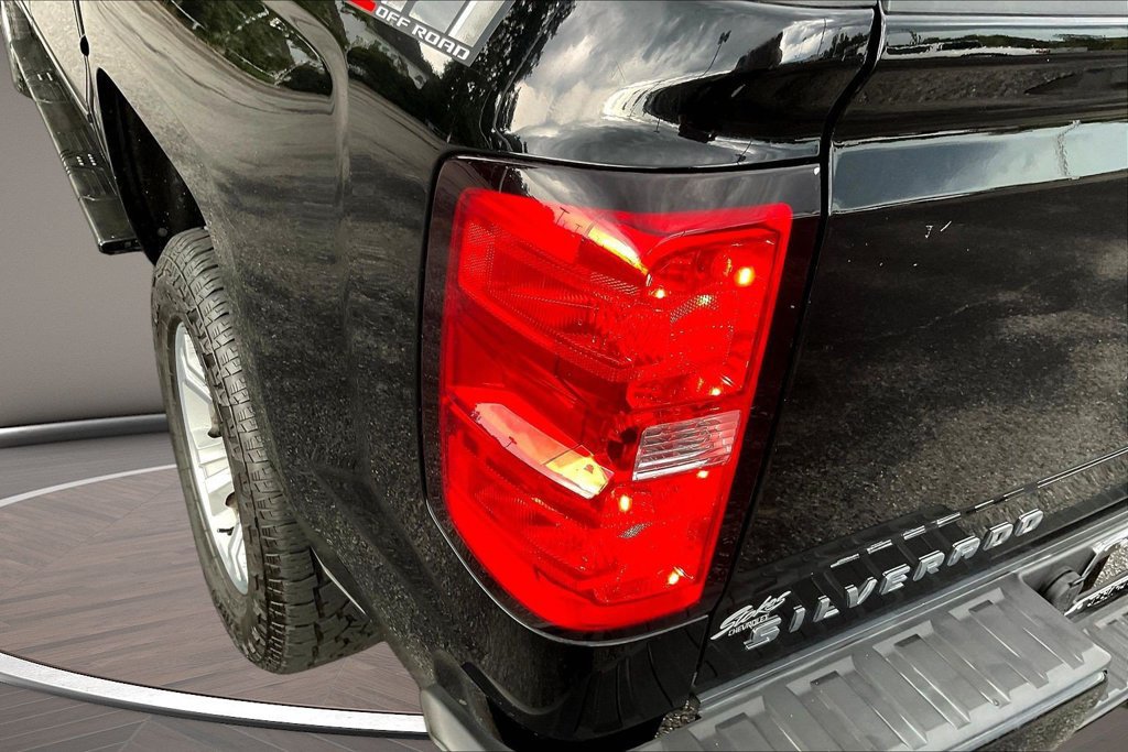Used 2018 Chevrolet Silverado 1500 LT w/ All Star Edition AWD/4WD image 27