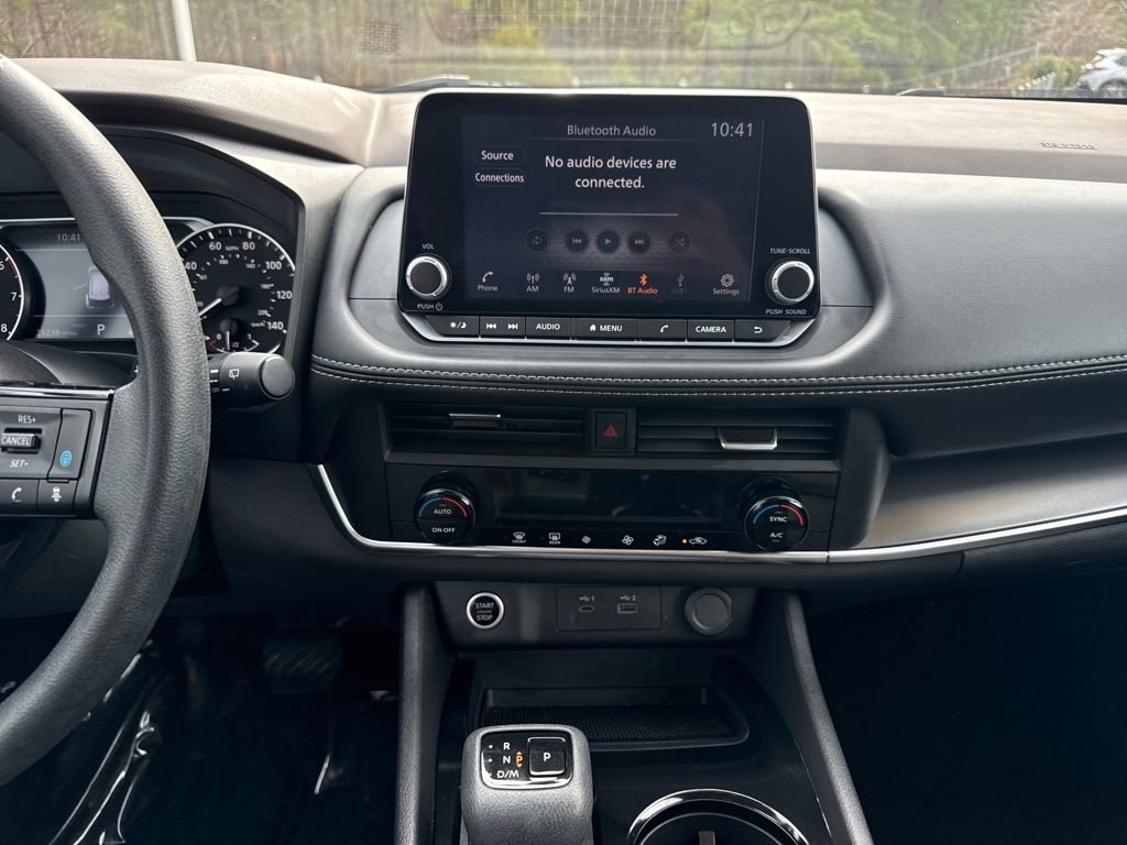 Used 2023 Nissan Rogue SV image 17