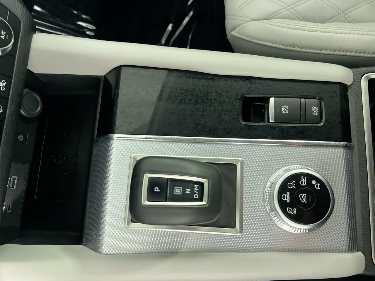 Used 2024 Mitsubishi Outlander SEL FWD image 18