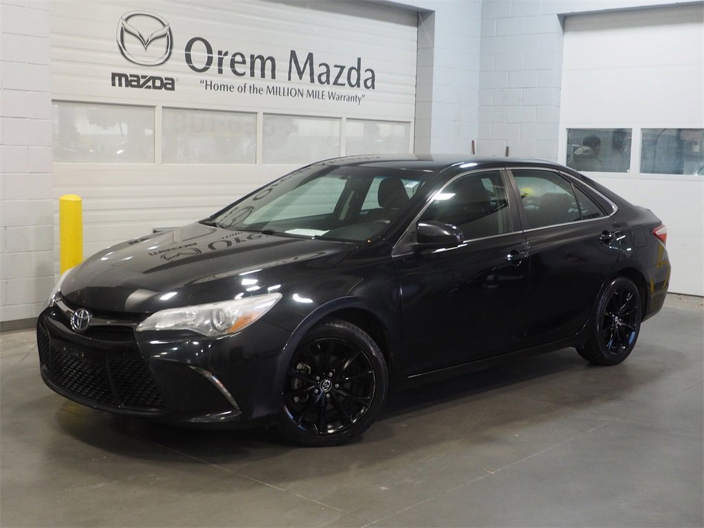 Used 2016 Toyota Camry XLE image 1