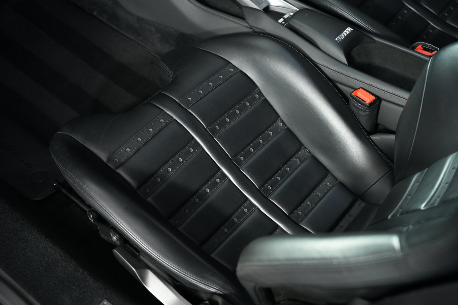Used 2020 Ferrari F8 Tributo RWD image 38