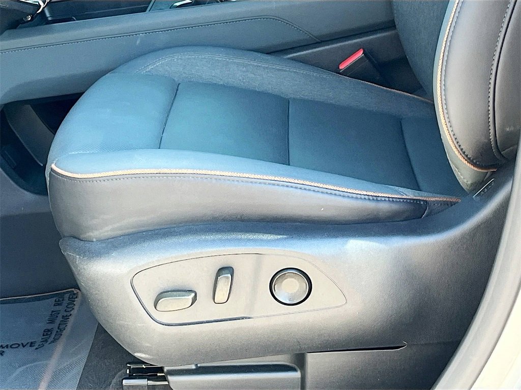 Used 2024 GMC Acadia AT4 w/ Luxury Package image 20