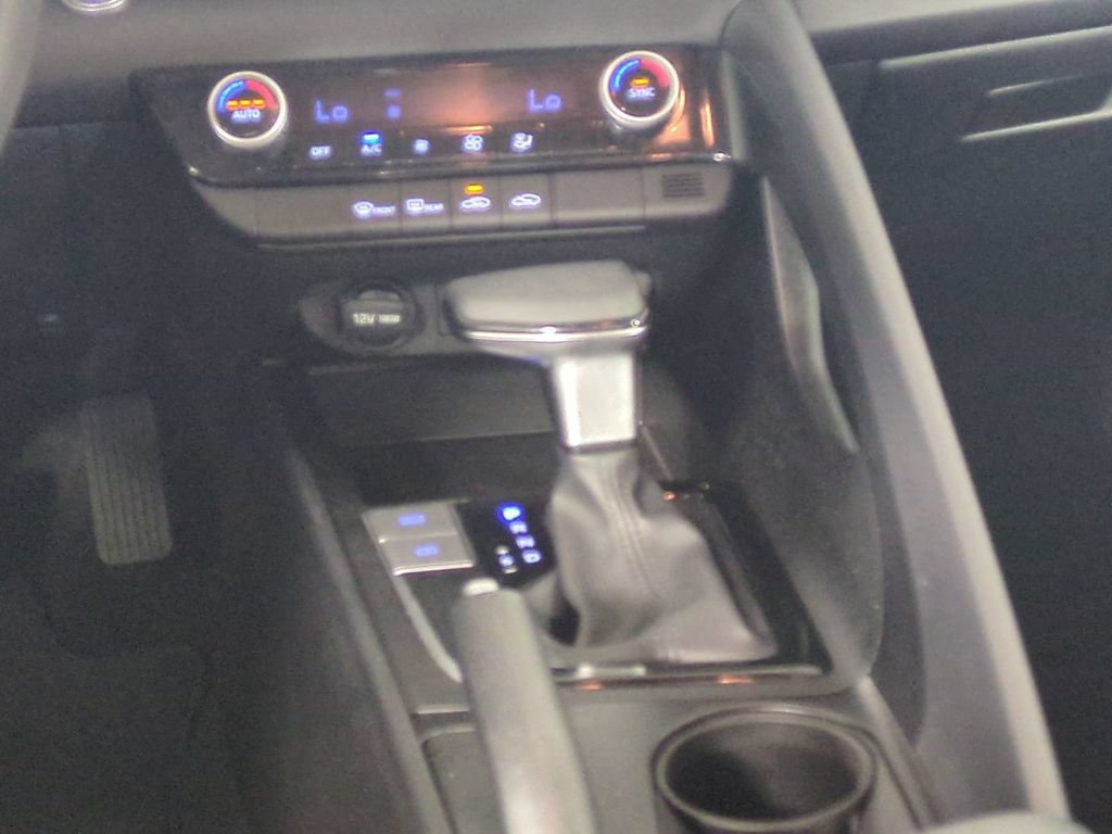 Used 2023 Hyundai Elantra SEL FWD image 19