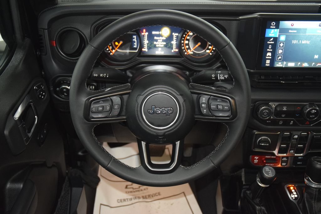 Used 2025 Jeep Gladiator Rubicon AWD/4WD image 41