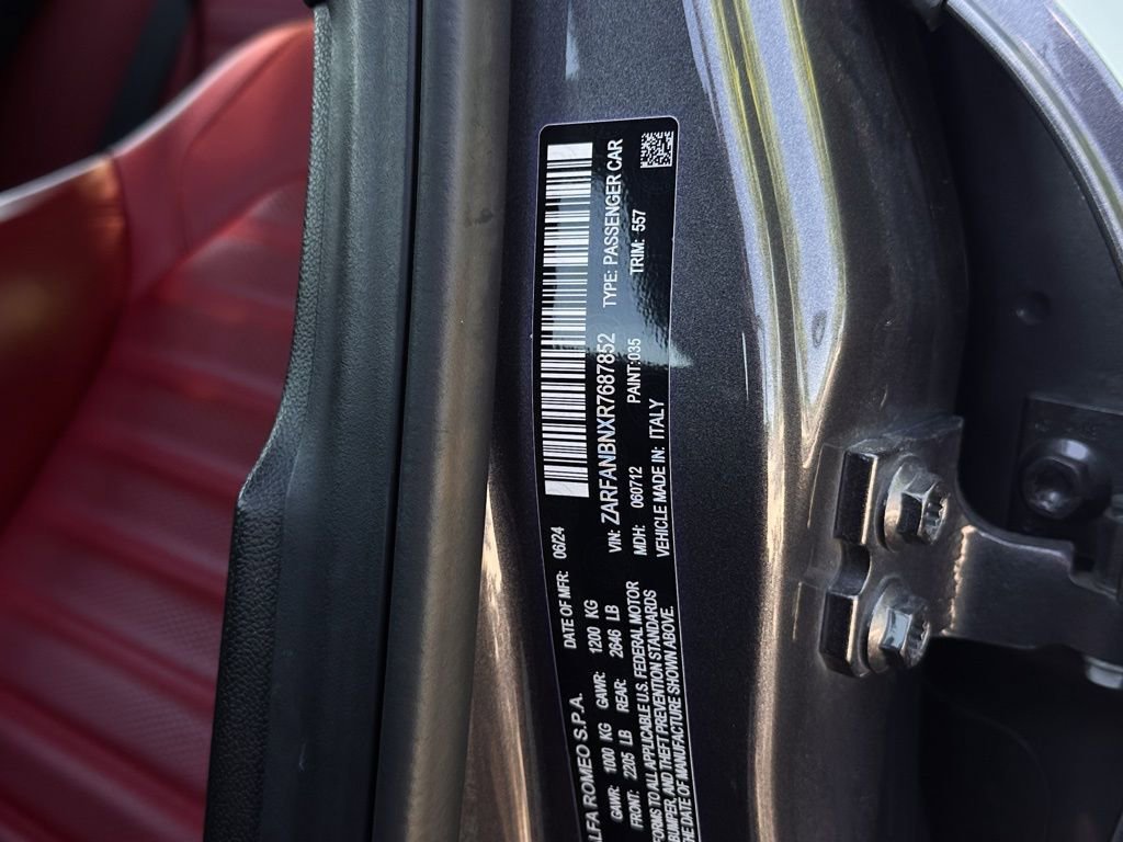 Used 2024 Alfa Romeo Giulia Veloce image 24