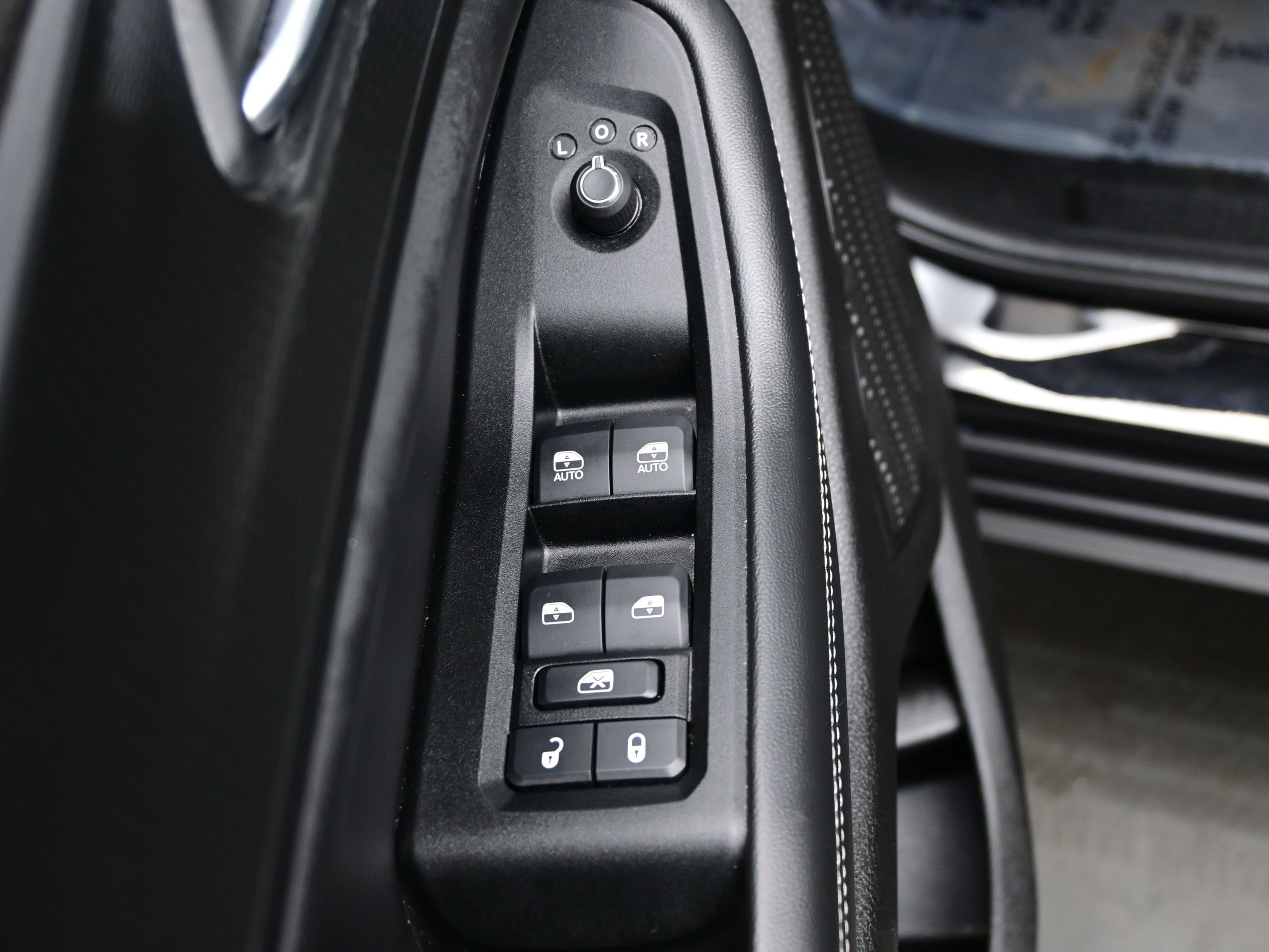 Used 2025 Jeep Grand Cherokee L Altitude image 10