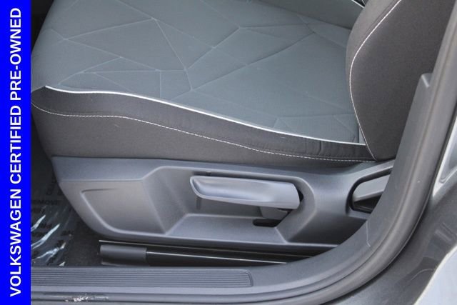 Used 2025 Volkswagen Jetta Sport image 12