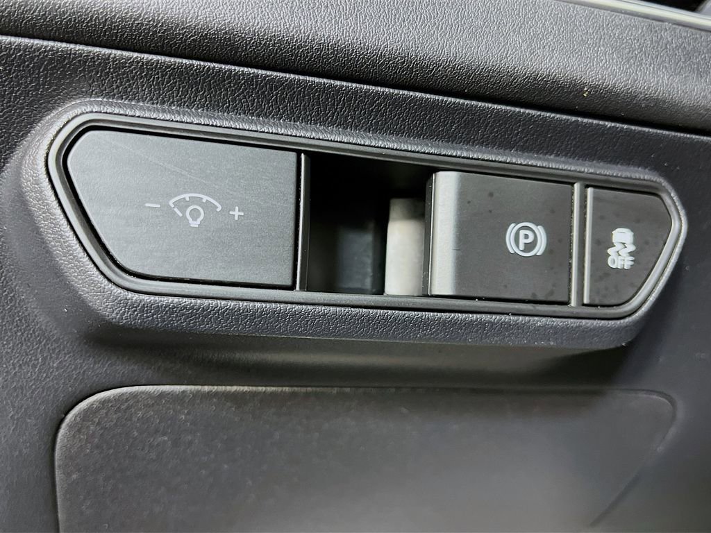 Used 2025 Kia K4 GT-Line Turbo image 13