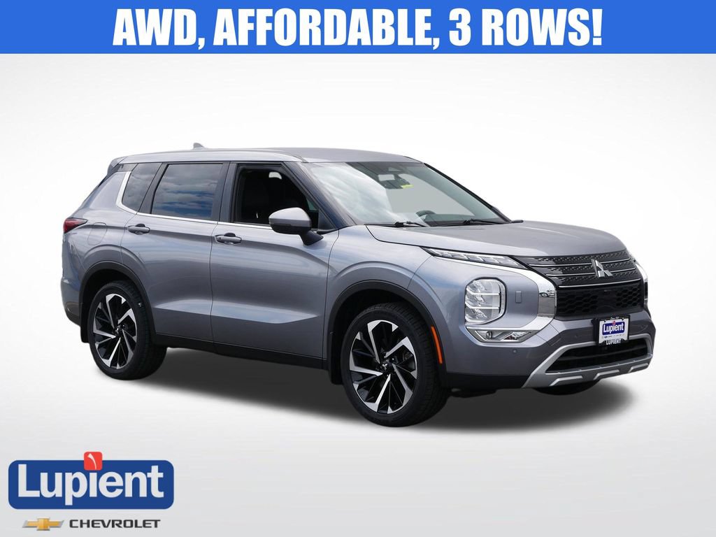 Used 2023 Mitsubishi Outlander SE