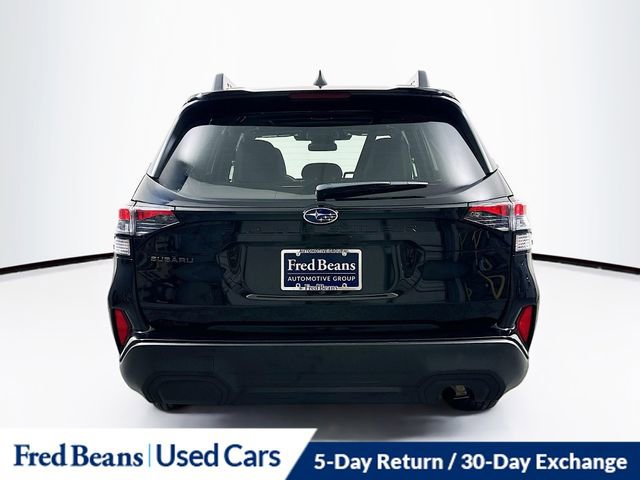 Used 2025 Subaru Forester Premium image 7