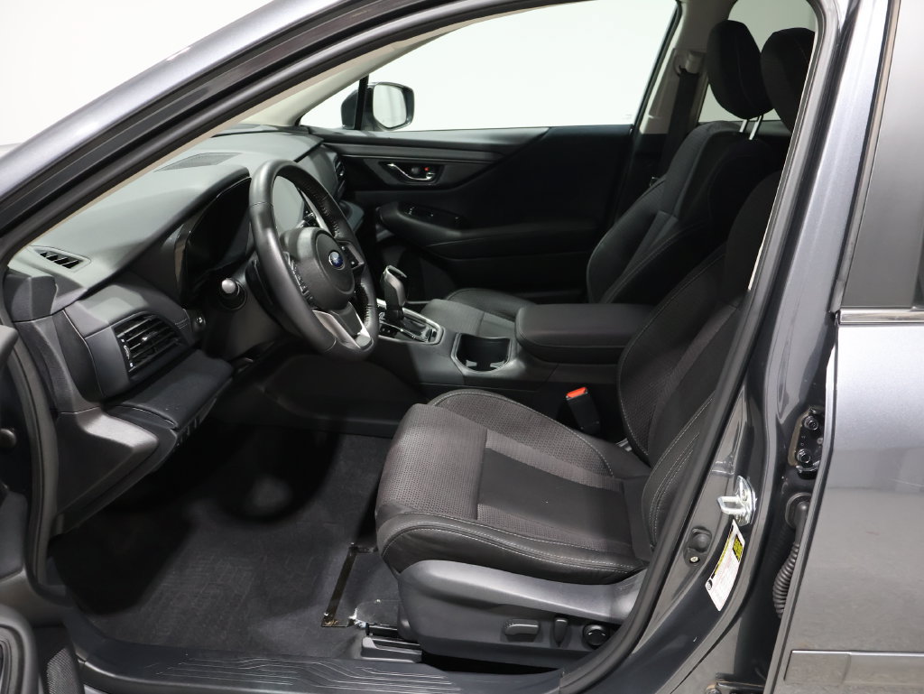 Used 2025 Subaru Outback Premium AWD/4WD image 9