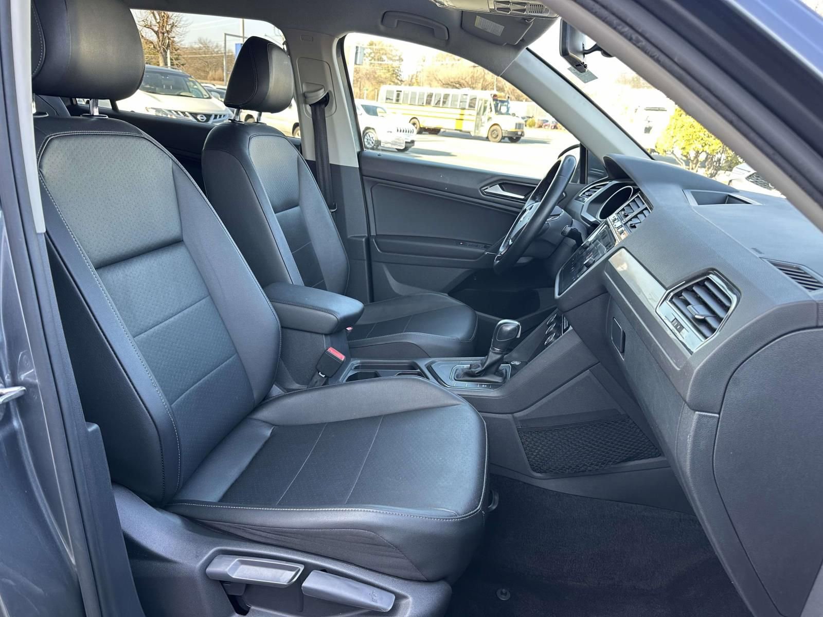 Used 2018 Volkswagen Tiguan SE image 10