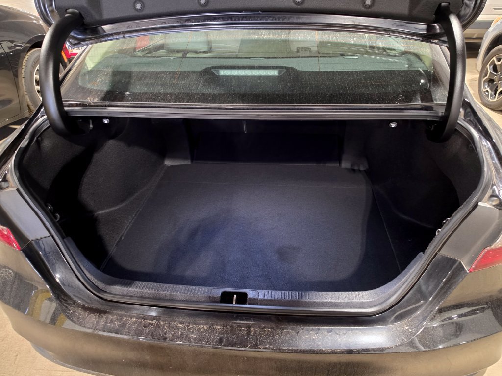 Used 2022 Toyota Camry XLE FWD image 8
