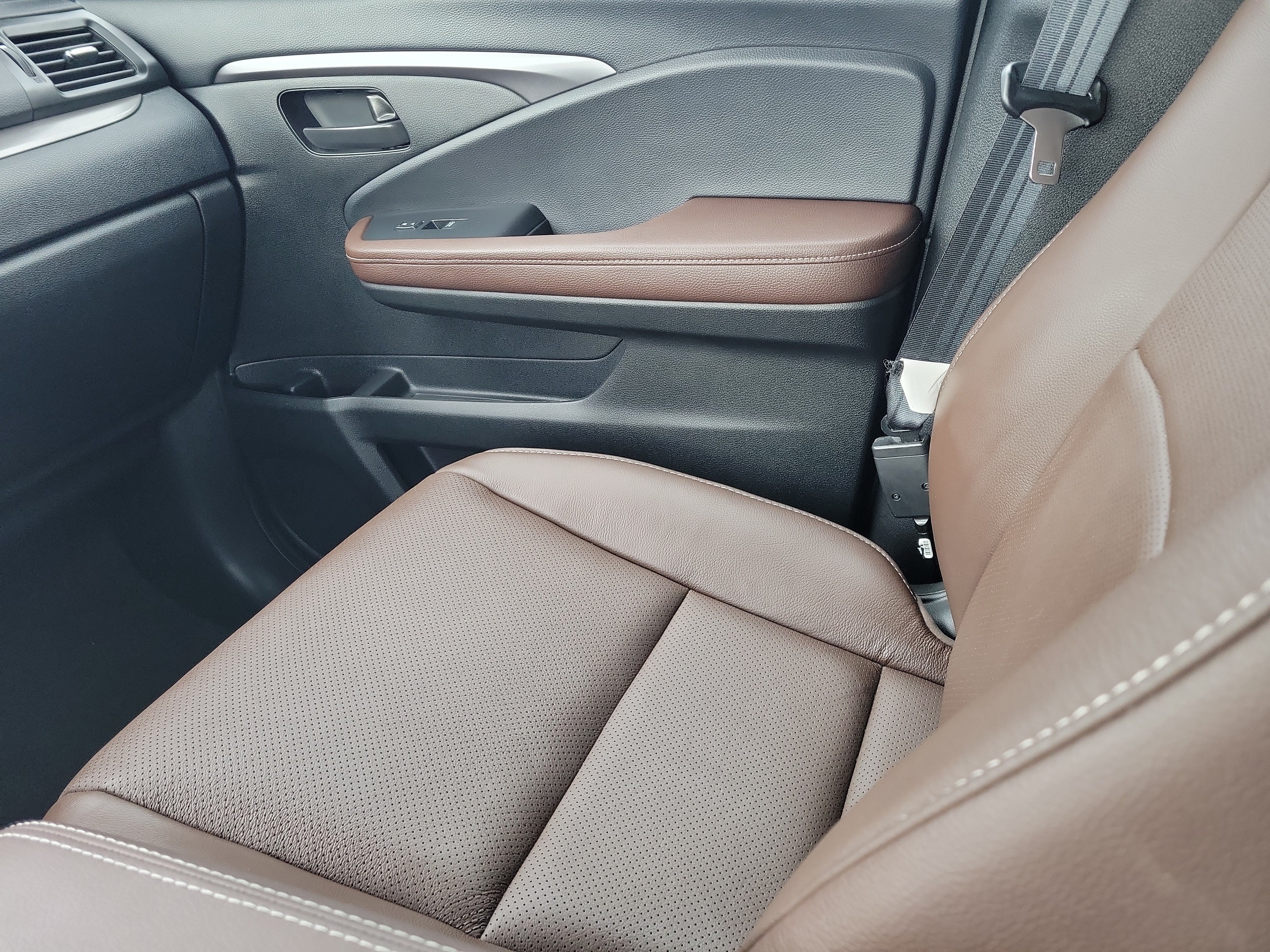 Used 2025 Honda Passport EX-L image 19