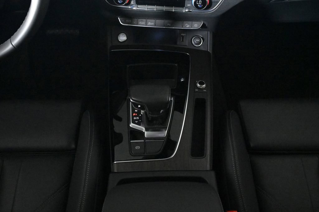 Used 2024 Audi Q5 2.0T Premium w/ Convenience Package AWD/4WD image 14