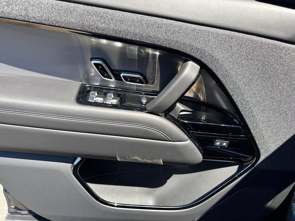 New 2026 Land Rover Range Rover Sport SE AWD/4WD image 11