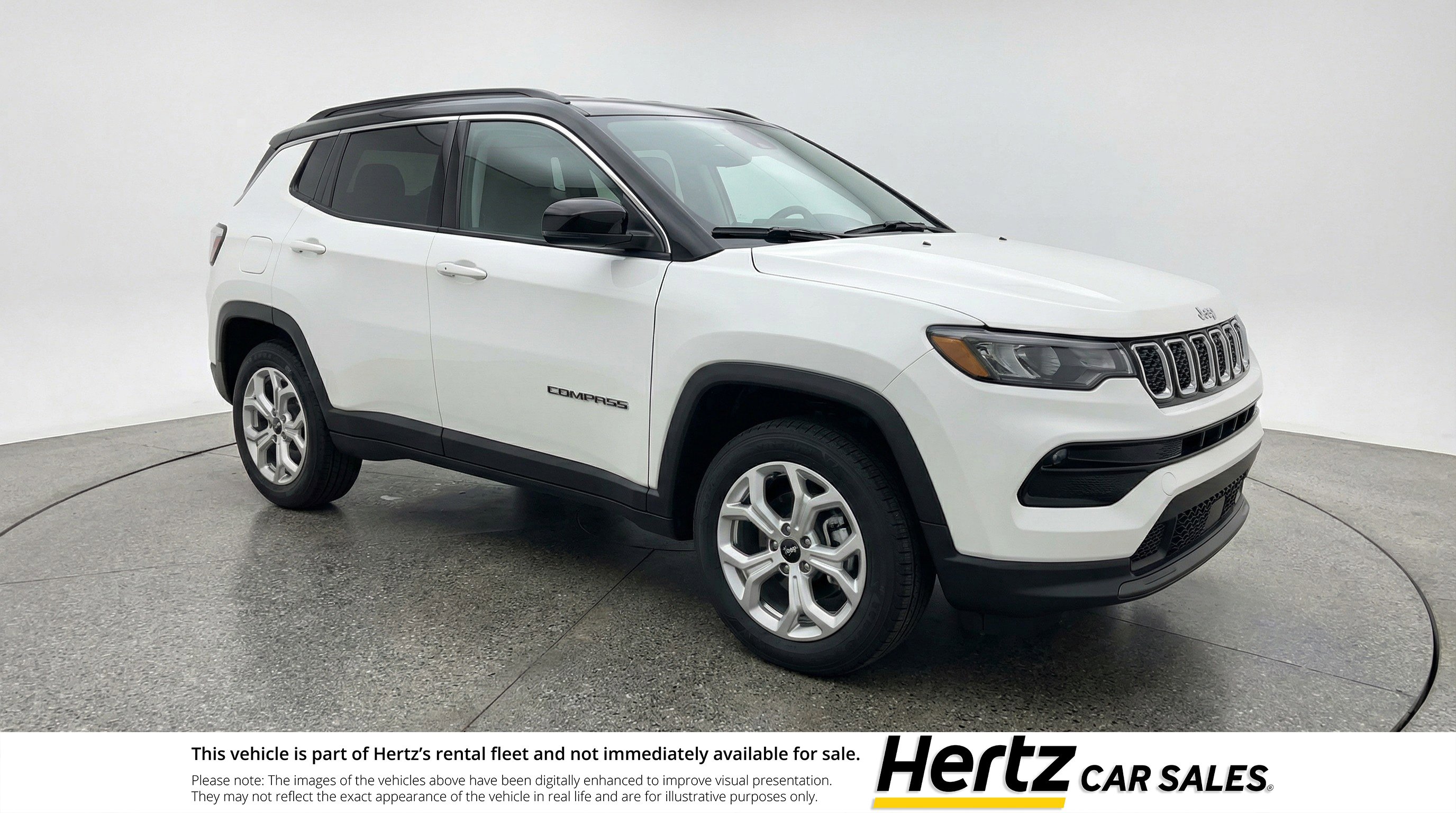 Used 2025 Jeep Compass Latitude AWD/4WD image 1