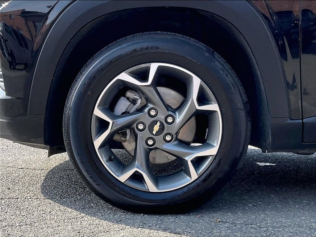 Used 2024 Chevrolet Trax LT FWD image 7