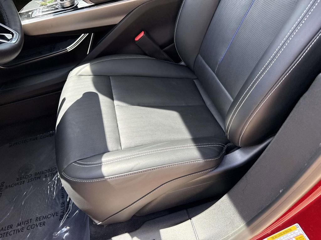 Used 2024 Cadillac Lyriq Luxury w/ LPO, Floor Liner Package AWD/4WD image 29