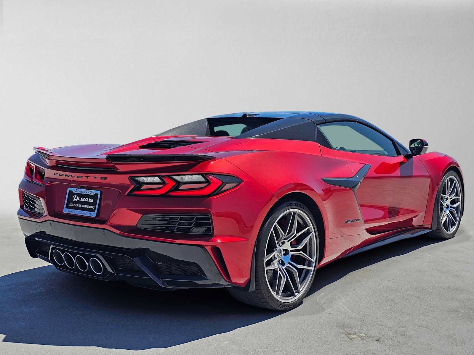 Used 2023 Chevrolet Corvette Z06 RWD image 3