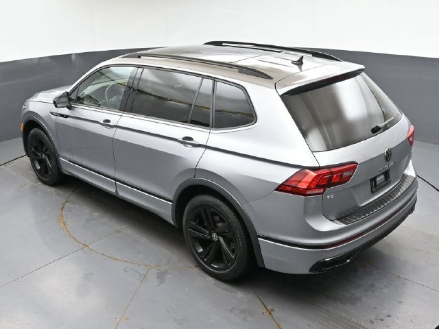 Used 2024 Volkswagen Tiguan SE R-Line AWD/4WD image 39