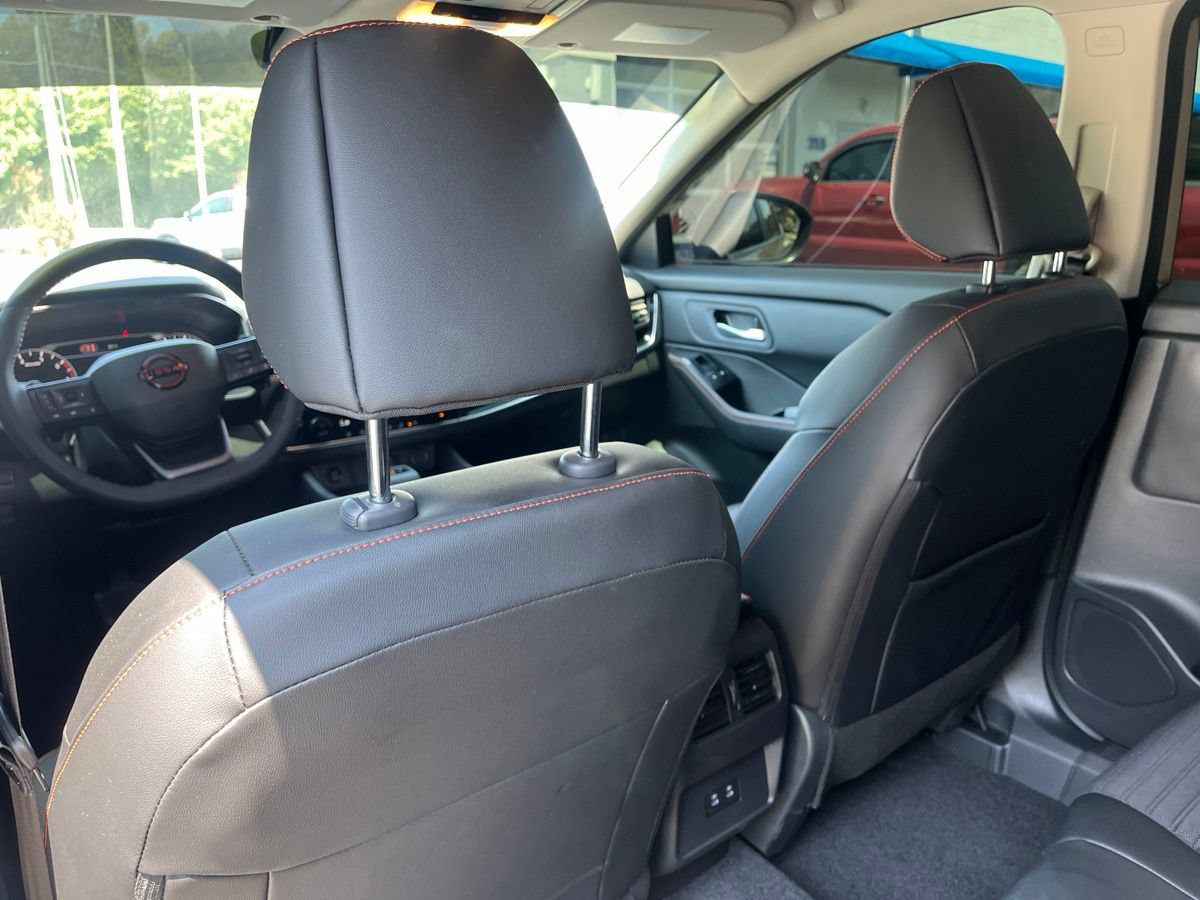 Used 2026 Nissan Rogue SV AWD/4WD image 29