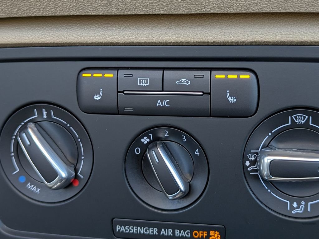 Used 2013 Volkswagen Beetle Turbo image 24