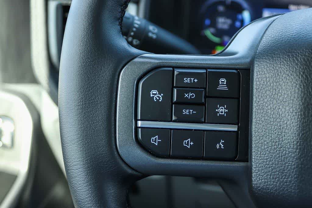 Used 2025 Ford F150 Lightning Flash AWD/4WD image 21