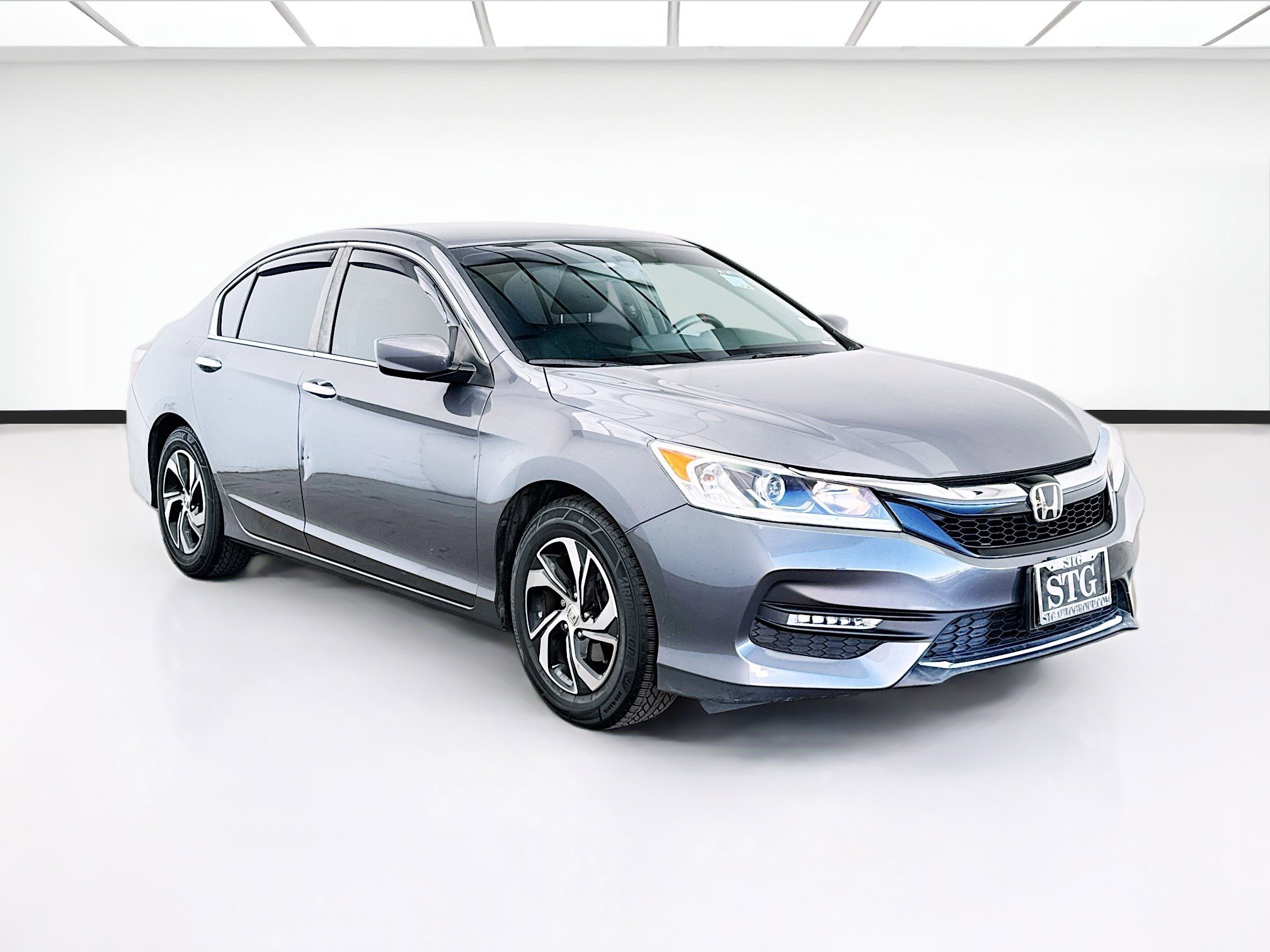 Used 2017 Honda Accord LX image 3