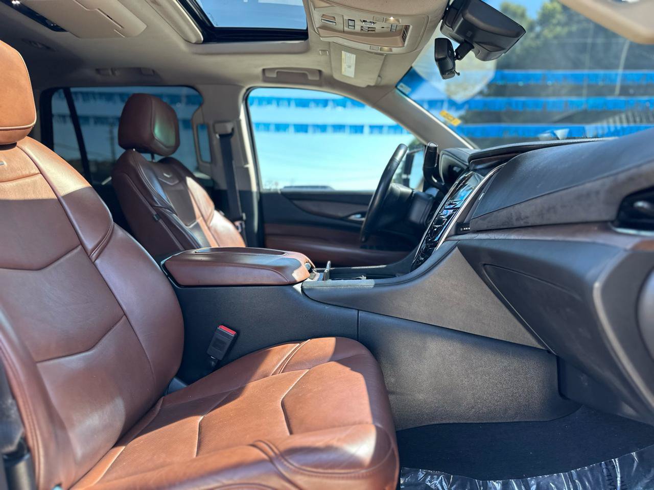 Used 2017 Cadillac Escalade Premium Luxury RWD image 19