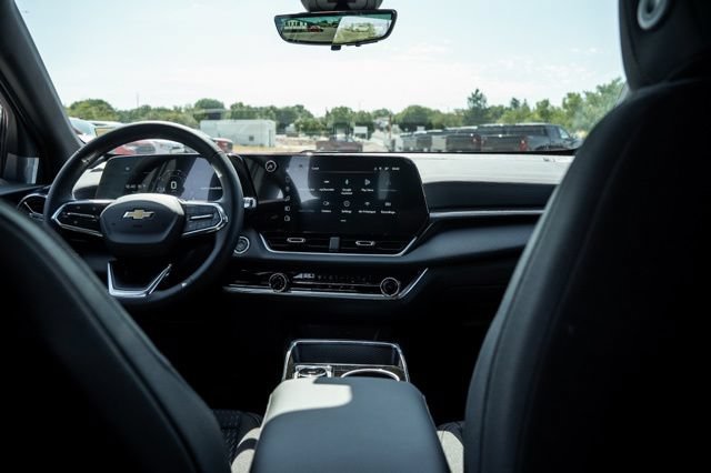 New 2027 Chevrolet Equinox LT w/ Safety and Technology Package FWD image 13