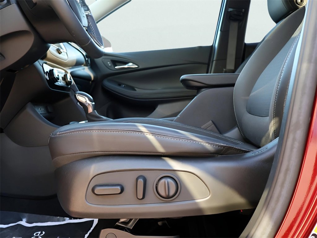 Used 2023 Buick Encore GX Select w/ Sport Touring Package image 37