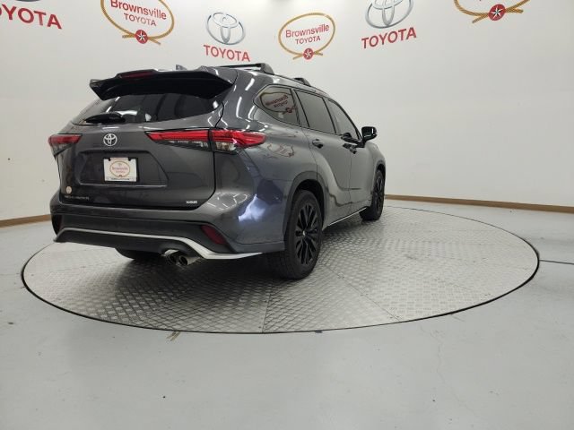 Used 2023 Toyota Highlander XSE FWD image 8