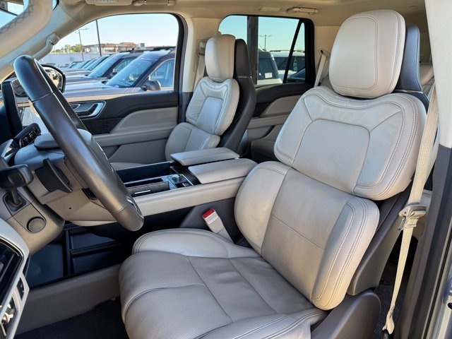Used 2022 Lincoln Navigator Reserve image 14