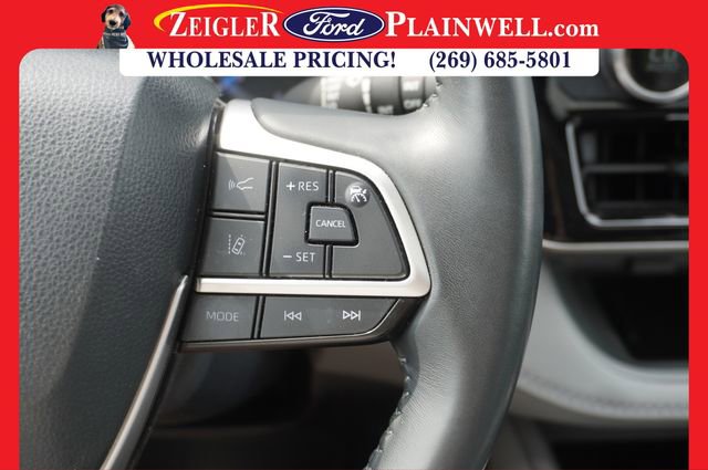 Used 2023 Toyota Highlander XLE image 28