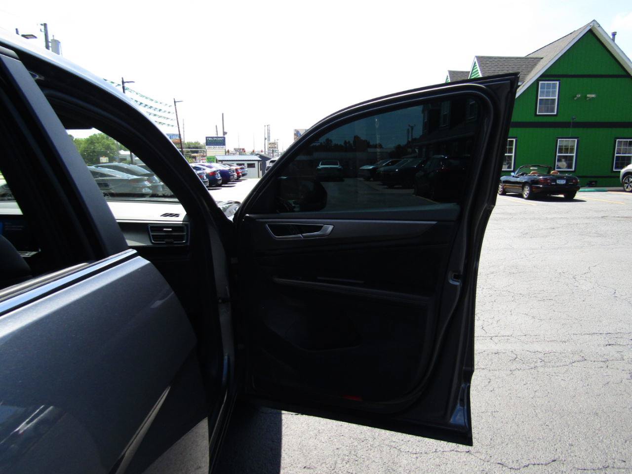 Used 2024 Volkswagen Atlas Cross Sport SE AWD/4WD image 23