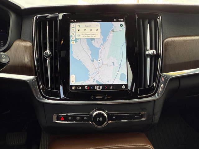 Used 2024 Volvo V90 B6 Cross Country Plus w/ Protection Package Premier image 23