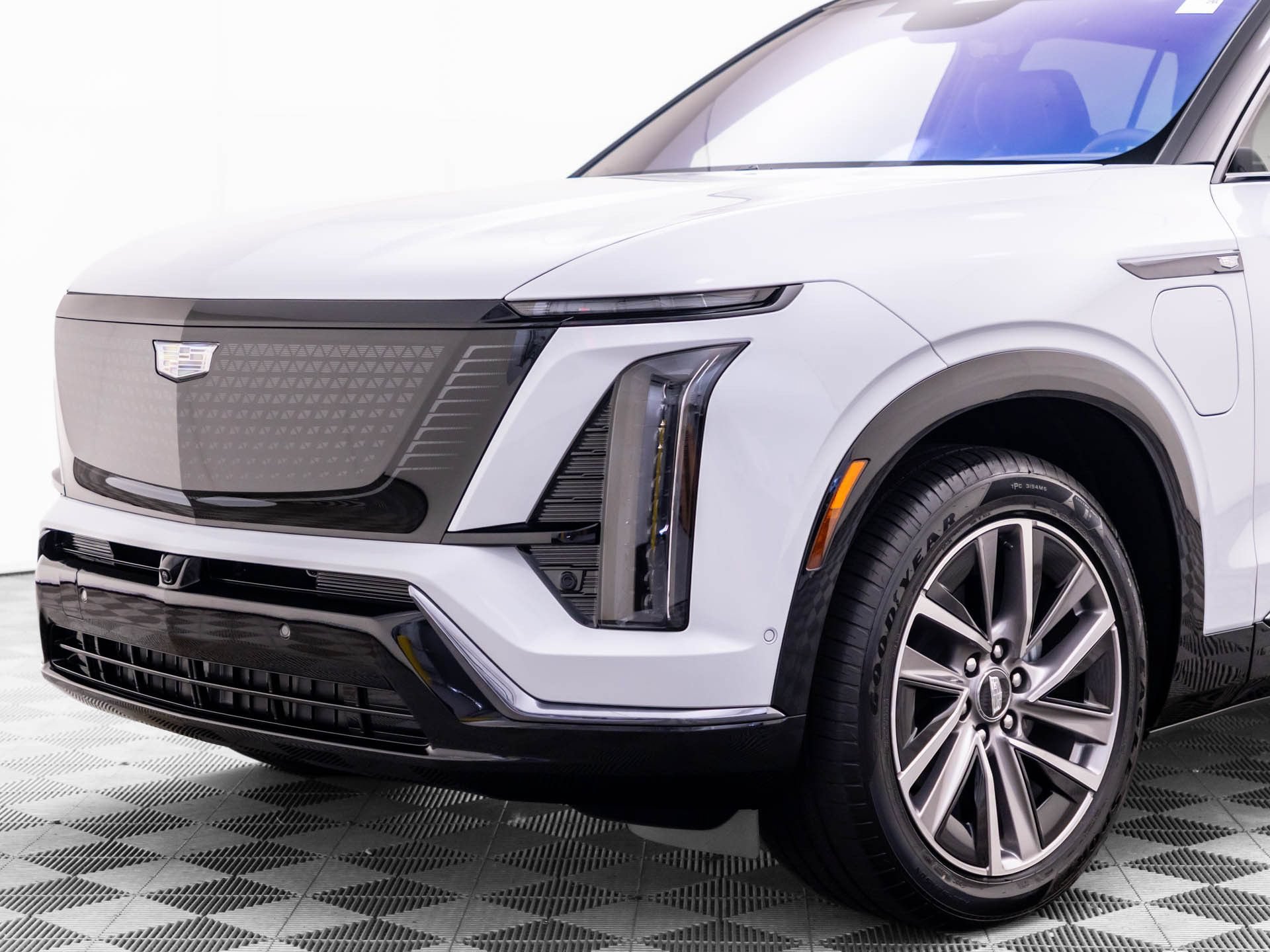 New 2027 Cadillac Vistiq Luxury w/ LPO, Floor Liner Package AWD/4WD image 36