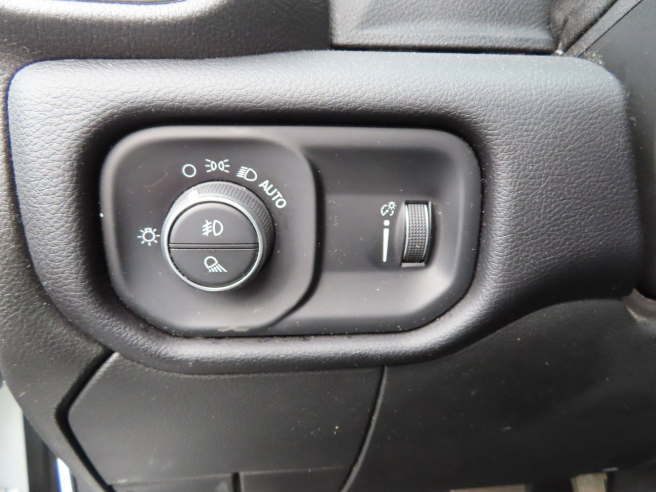 Used 2024 RAM 2500 Big Horn image 21