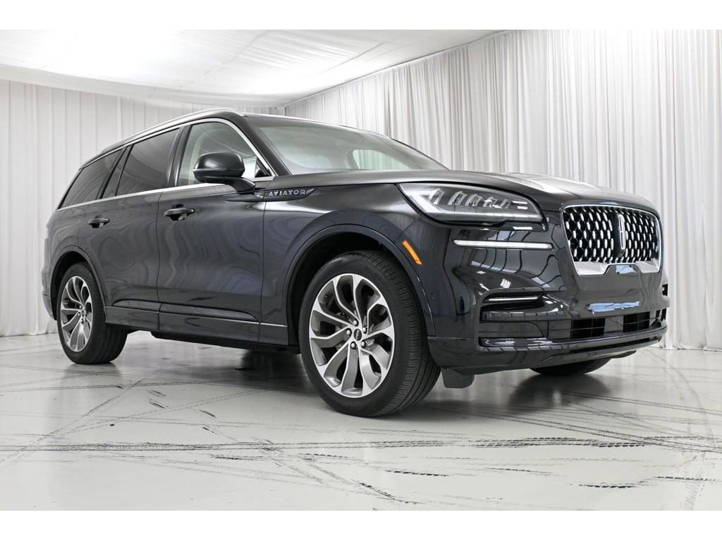 Used 2023 Lincoln Aviator Grand Touring w/ Equipment Group 301A AWD/4WD image 2