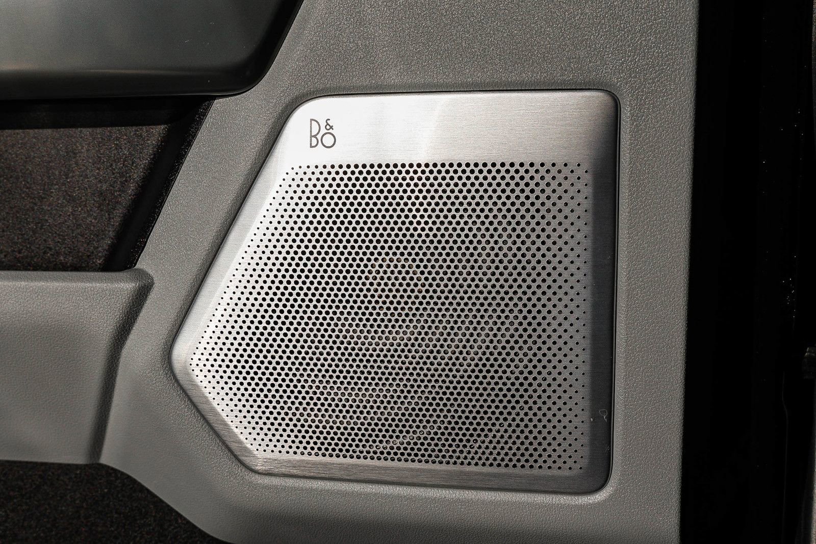 Used 2023 Ford F250 Limited w/ FX4 Off-Road Package image 23