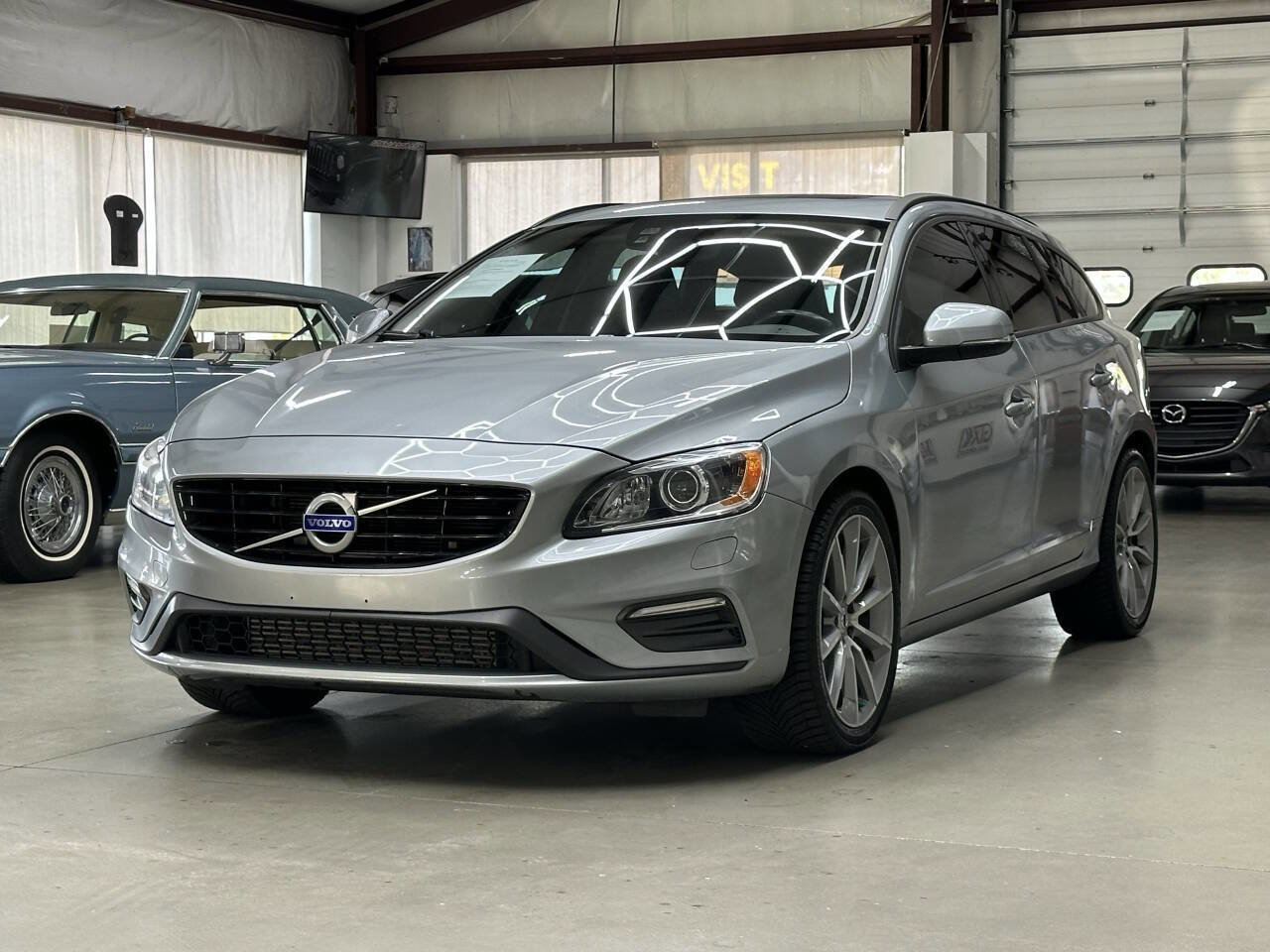 Used 2018 Volvo V60 T5 Dynamic w/ Vision Package image 5