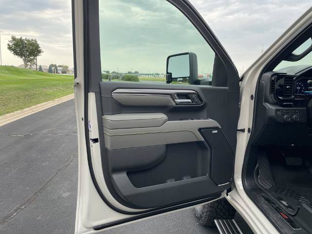 New 2026 Chevrolet Silverado 2500 ZR2 w/ ZR2 Bison Edition AWD/4WD image 16