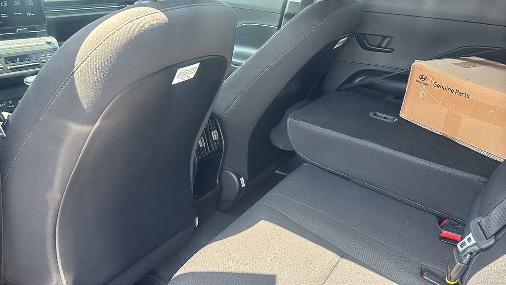 Used 2025 Hyundai Kona SEL AWD/4WD image 30