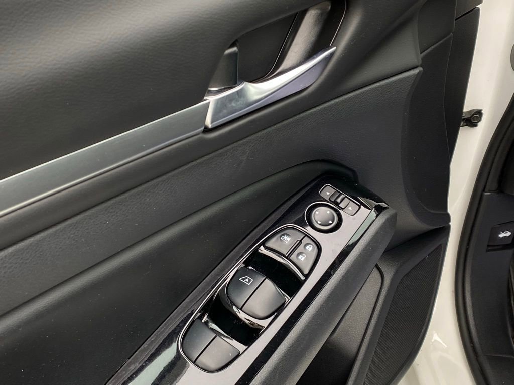 Used 2024 Nissan Altima 2.5 SR image 11