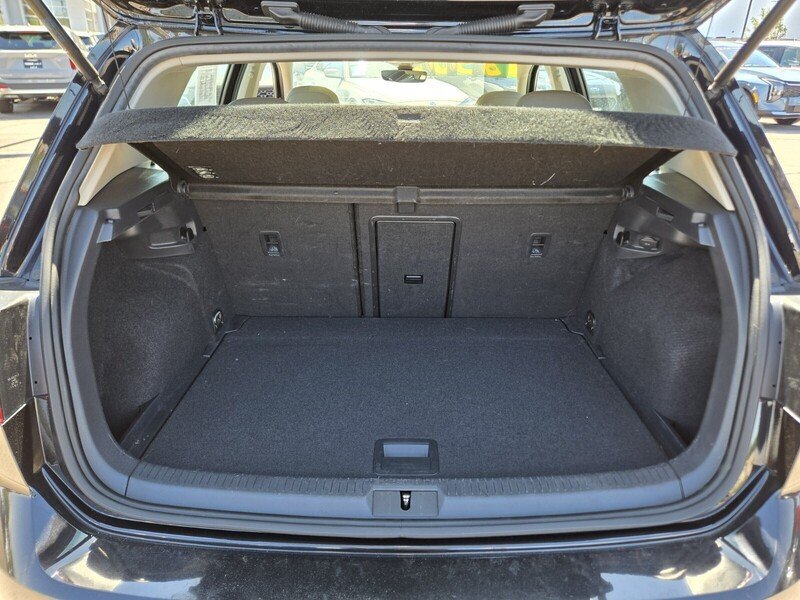 Used 2019 Volkswagen Golf SE w/ Driver Assistance Package FWD image 13