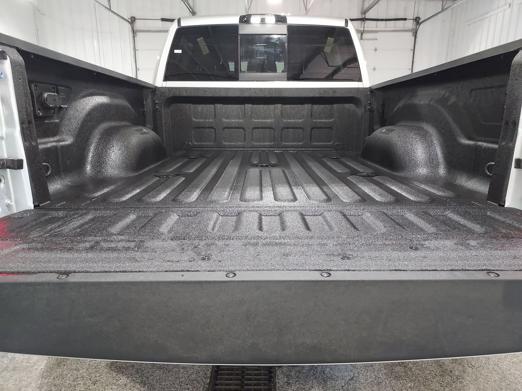 New 2026 RAM 3500 Laramie AWD/4WD image 30