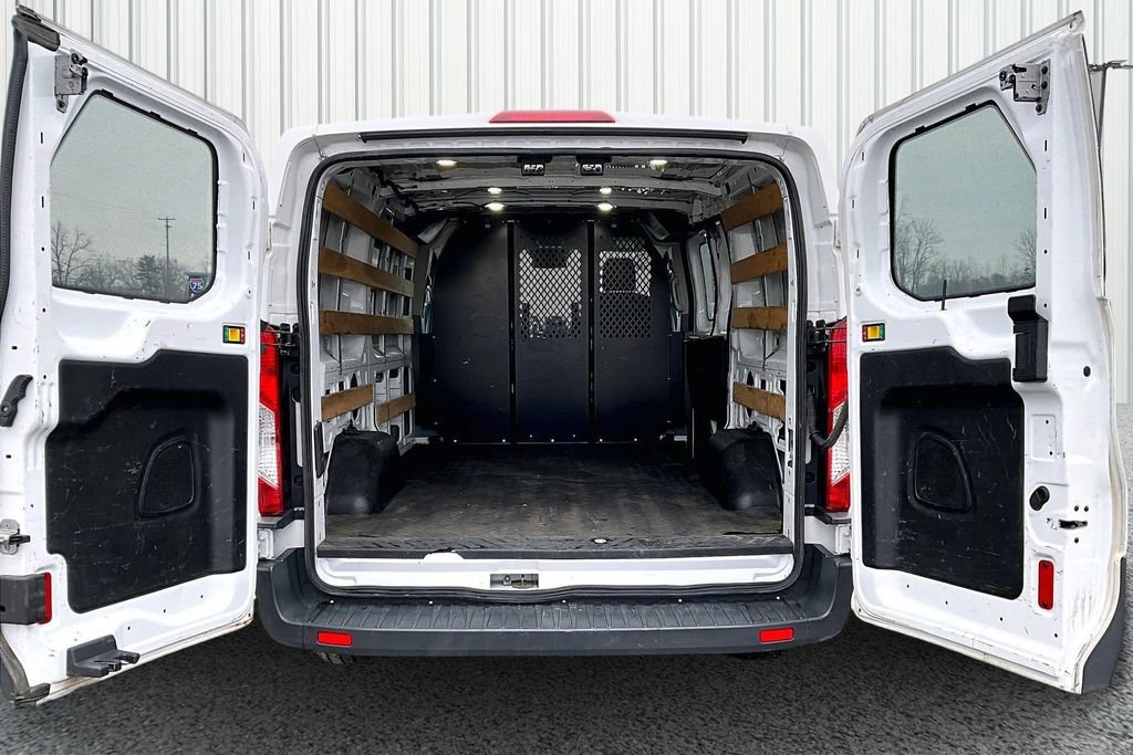 Used 2018 Ford Transit 250 130 Low Roof w/ Exterior Upgrade Package RWD image 7