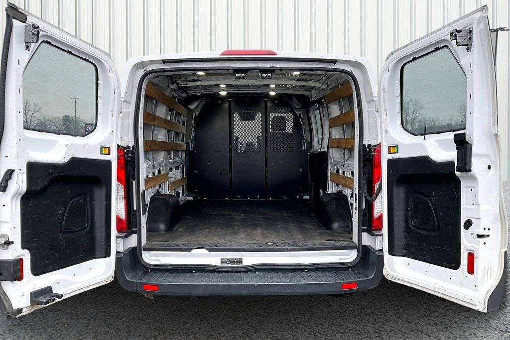 Used 2018 Ford Transit 250 130 Low Roof w/ Exterior Upgrade Package RWD image 7