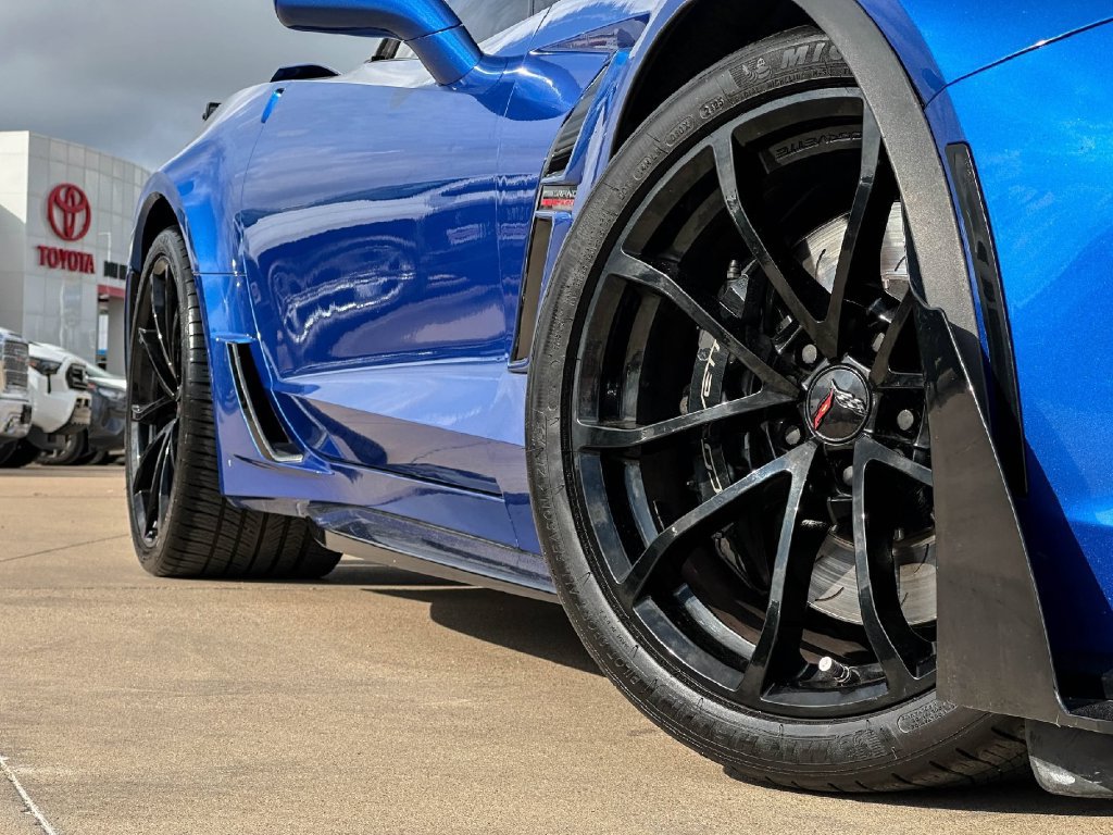 Used 2019 Chevrolet Corvette Grand Sport w/ Carbon Flash Badge Package RWD image 9
